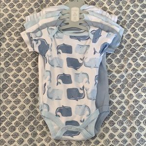 3/$20 NWT grow with me bodysuit bundle